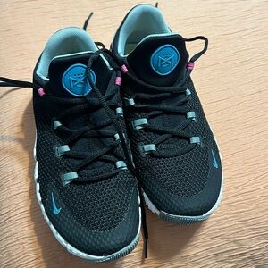 Used Nike metcon 4 Size 8.5 women